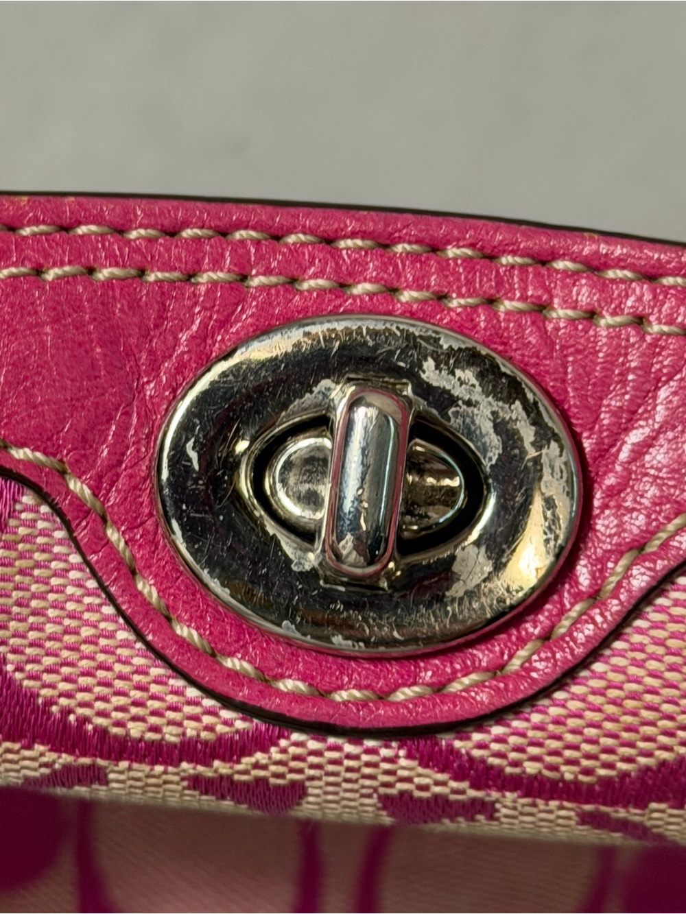 Coach Turlock Hot Pink Jaquard Leather Canvas Wrislet Mini Bag Y2K - Picture 8 of 14